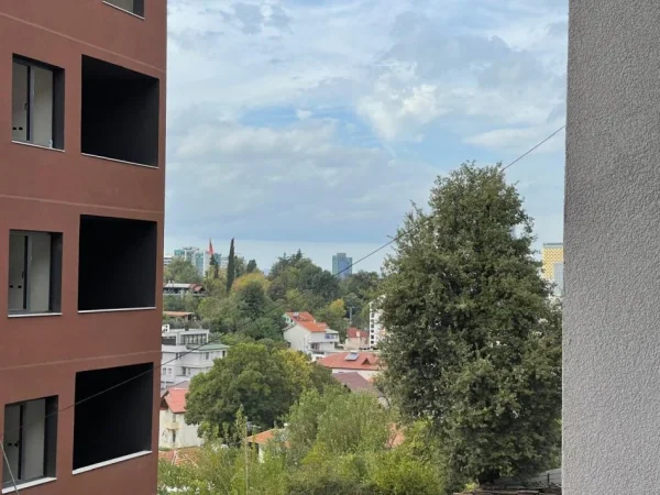 SHITET APARTAMENT 2+1+2   165.000 € (Rruga e Elbasanit)
