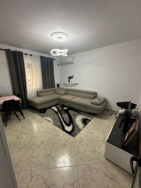 Tirane, jepet me qera apartament 1+1+Ballkon Kati 3, 74 m² 500 € (MYSLYM SHYRI)