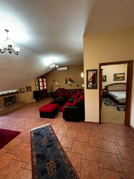 Tirane, jepet me qera apartament 2+1+Ballkon Kati 3, 100 m² 600 € (don bosko)