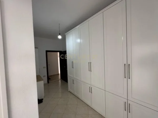 Tirane, shitet apartament Kati 4, 53 m² 70.000 € 
