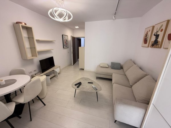 Tirane, jepet me qera apartament 1+1 Kati 11, 65 m² 500 € (komuna parisit)