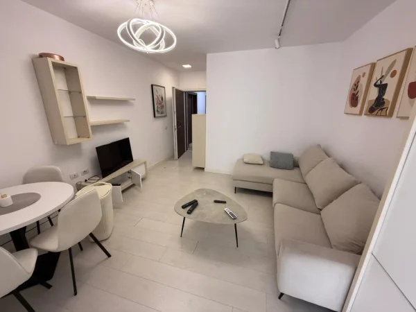 Tirane, jepet me qera apartament 1+1 Kati 11, 65 m² 500 € (komuna parisit)