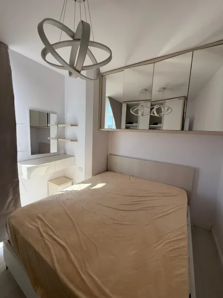 Tirane, jepet me qera apartament 1+1 Kati 11, 65 m² 500 € (komuna parisit)