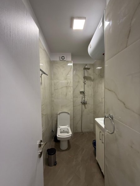 Tirane, jepet me qera apartament 1+1 Kati 11, 65 m² 500 € (komuna parisit)