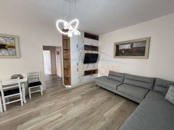 Tirane, jepet me qera apartament 2+1 , 100 m² 500 € (Unaza e Re, Tirane)