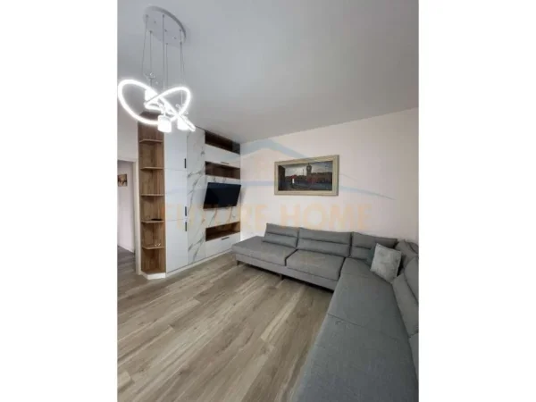 Tirane, jepet me qera apartament 2+1 , 100 m² 500 € (Unaza e Re, Tirane)