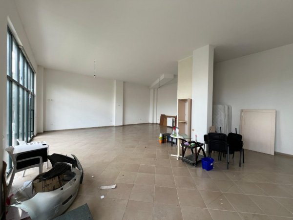 Tirane, jepet me qera ambjent biznesi Kati 0, 120 m² 650 € (Green city)