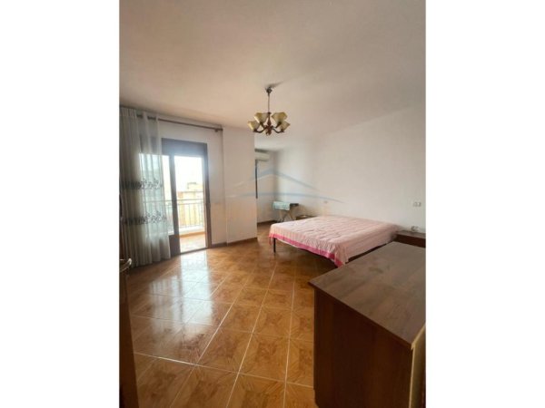 Durres, jepet me qera apartament 3+1+Ballkon Kati 5, 136 m² 500 € (Pranë Markatës, Durrës)