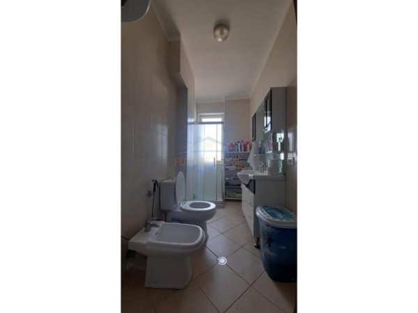 Durres, shitet apartament 2+1+Ballkon Kati 3, 104 m² 130.000 € (Prane Spitalit Rajonal, Durrës)