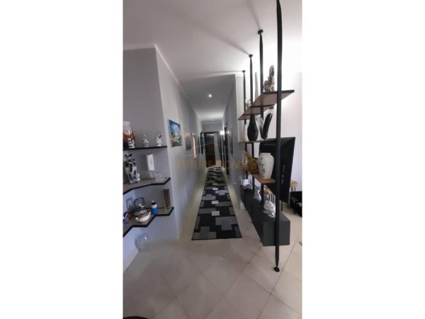 Durres, shitet apartament 2+1+Ballkon Kati 3, 104 m² 130.000 € (Prane Spitalit Rajonal, Durrës)
