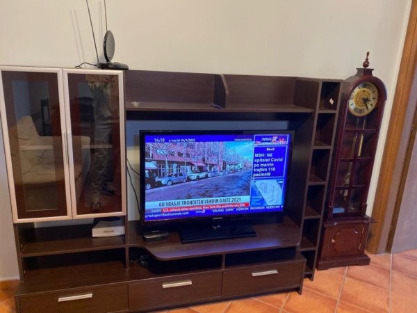Tirane, jepet me qera apartament 1+1+Ballkon Kati 8, 70 m² 480 € (Rruga Jordan Misja)