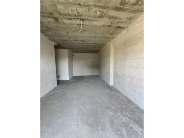 Tirane, shitet apartament 2+1+Ballkon Kati 3, 106 m² 170.000 € (Rruga e Kokonozeve)