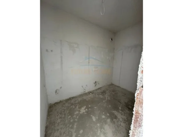 Tirane, shitet apartament 2+1+Ballkon Kati 3, 106 m² 170.000 € (Rruga e Kokonozeve)