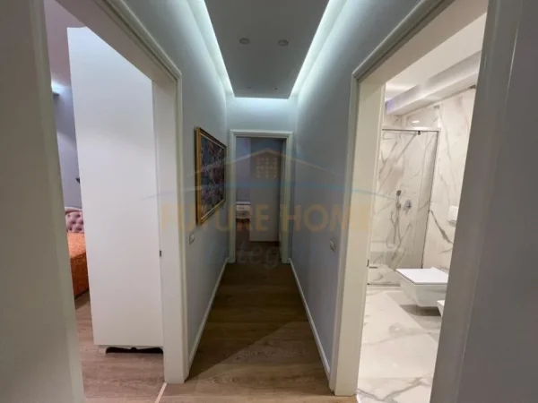 Tirane, jepet me qera apartament 2+1 Kati 3, 117 m² 830 € (Pazari i Ri, Tiranë.)