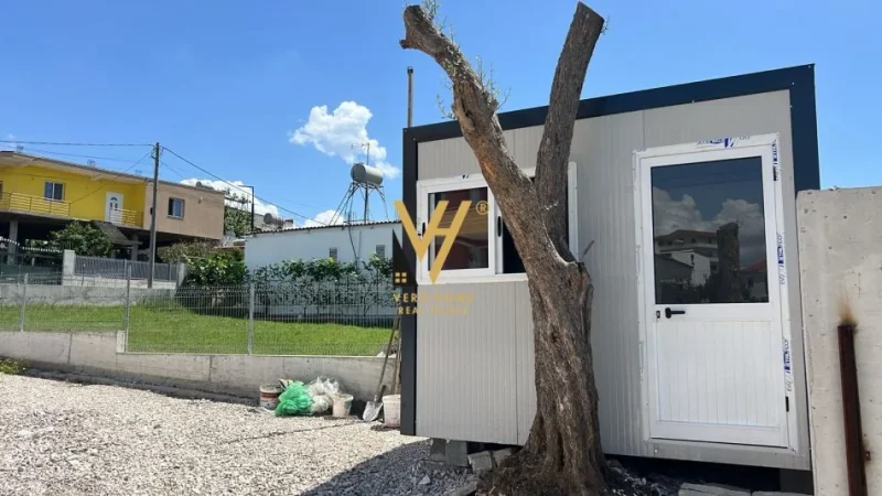 Tirane, jepet me qera toke , 450 m² (PASKUQAN)