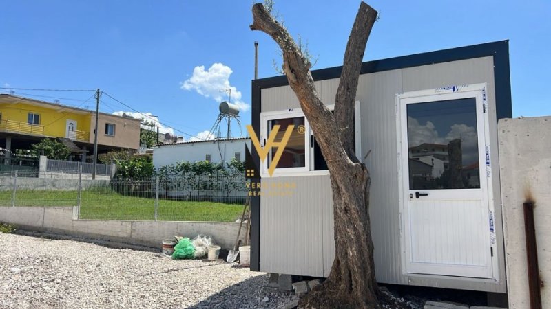 Tirane, jepet me qera toke , 450 m² (PASKUQAN)