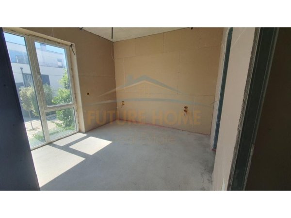 Tirane, shitet apartament 3+1 Kati 1, 140 m² 395.000 € (Liqeni i Thate)