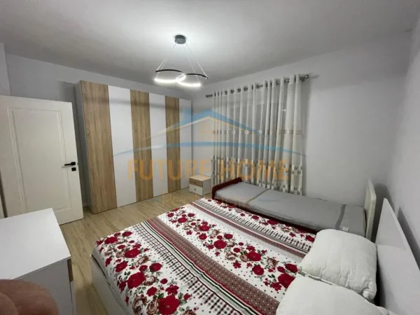 Tirane, shitet apartament 1+1+Ballkon Kati 4, 51 m² 130.000 € (21 Djetori)