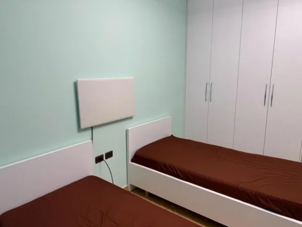 Tirane, jepet me qera apartament 2+1 Kati 3, 600 € (Don Bosko)