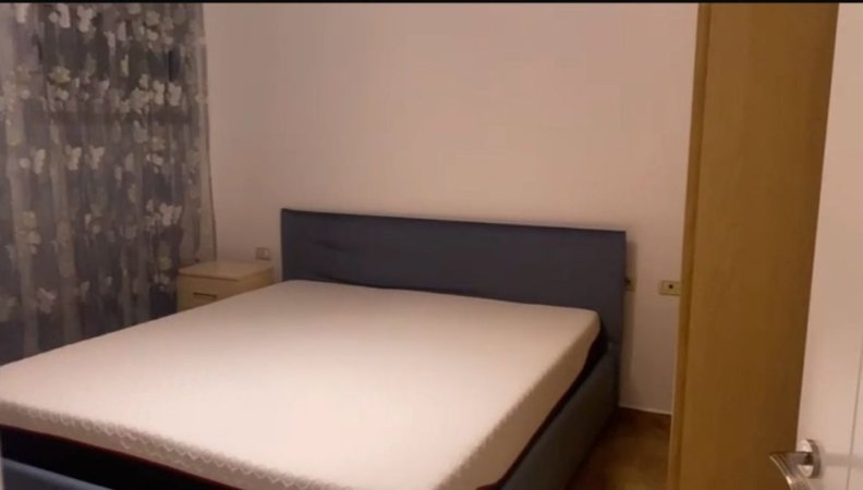 Tirane, jepet me qera apartament 1+1+Ballkon Kati 5, 65 m² 450 € (Materniteti i Ri, Tirane)