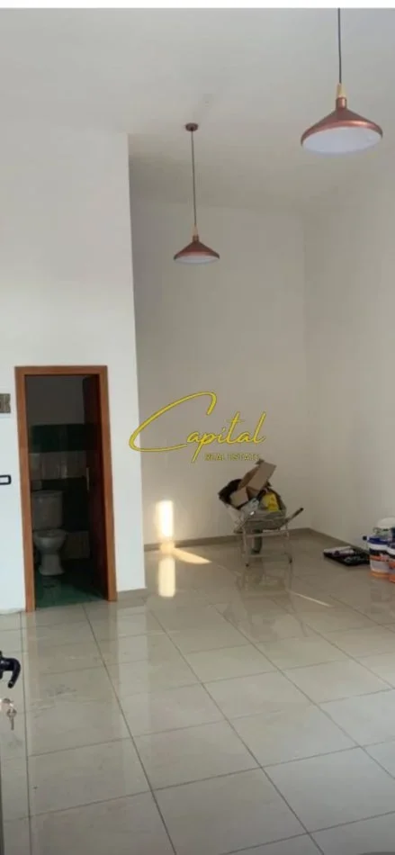 Tirane, jepet me qera dyqan Kati 0, 42 m² 450 € (BRRYLI)