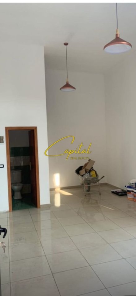Tirane, jepet me qera dyqan Kati 0, 42 m² 450 € (BRRYLI)