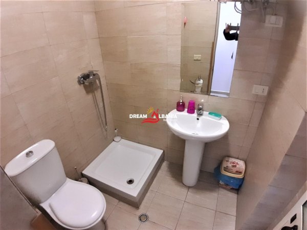 Tirane, jepet me qera apartament 1+1 Kati 3, 35 m² 350 € (Tek Bulevardi Zogu i Pare)
