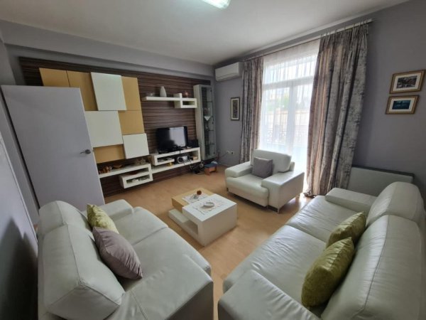 Tirane, jepet me qera Vile 3 Katshe , 3.500 € (Rruga Todi Shkurti)