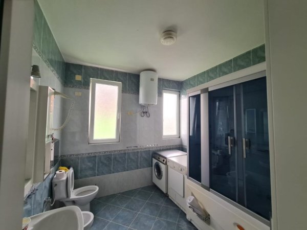 Tirane, jepet me qera Vile 3 Katshe , 3.500 € (Rruga Todi Shkurti)