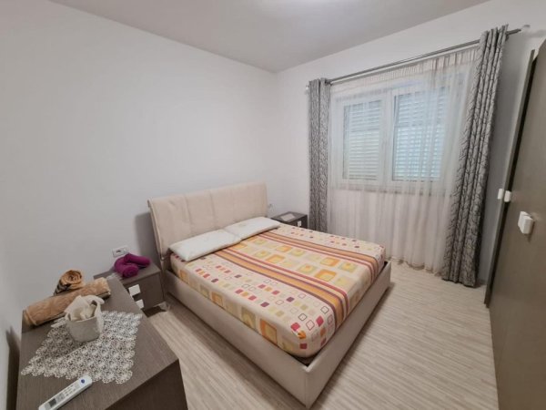Tirane, jepet me qera Vile 3 Katshe , 3.500 € (Rruga Todi Shkurti)