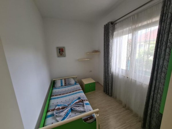 Tirane, jepet me qera Vile 3 Katshe , 3.500 € (Rruga Todi Shkurti)