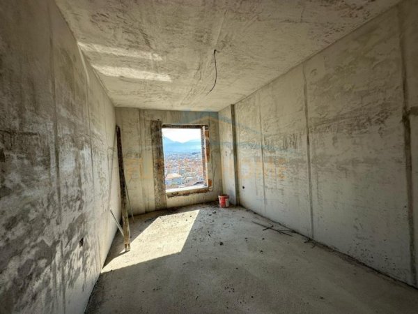 Tirane, shitet apartament 2+1+Ballkon Kati 7, 112 m² 156.100 € (Rruga 5 Maji)