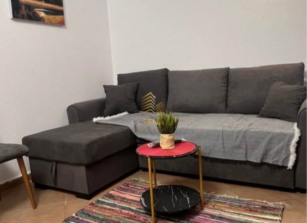 Tirane, jepet me qera apartament 1+1+Ballkon Kati 3, 65 m² 450 € (Rruga 5 Maji)