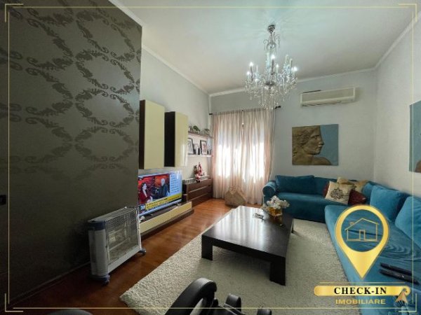 Tirane, shitet apartament 2+1+Aneks+Ballkon Kati 4, 120 m² (Qender)