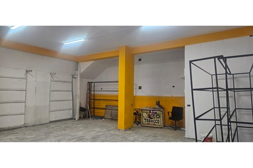 Tirane, jepet me qera dyqan , 80 m² 850 € (Rruga Arkitekt Sinani)