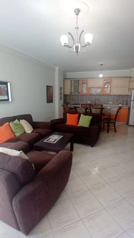 Tirane, shitet apartament 2+1 Kati 4, Sip 104 m² . Cmimi 165. 000 Euro. Kodra e Diellit afer Eleonores.)