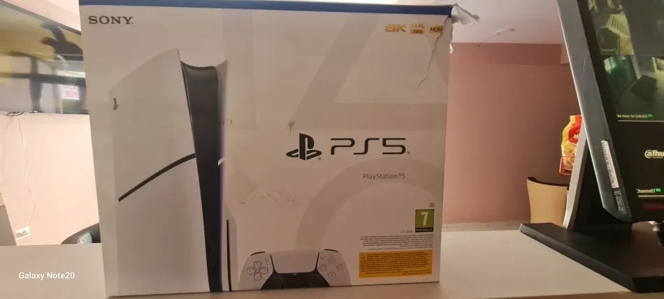 Gramsh, shes Play Station Play stacion