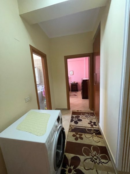 Tirane, shitet apartament 3+1+Ballkon , 135 m² 185.000 € (Porcelan)