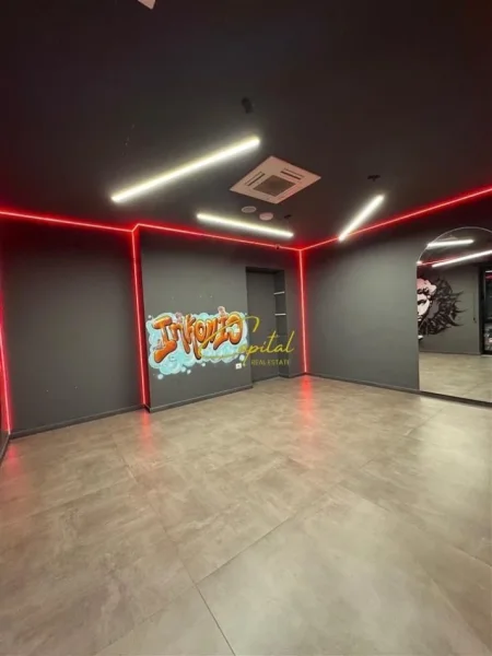 Tirane, jepet me qera dyqan Kati 1, 100 m² 2.200 € (RRUGA SAMI FRASHERI)