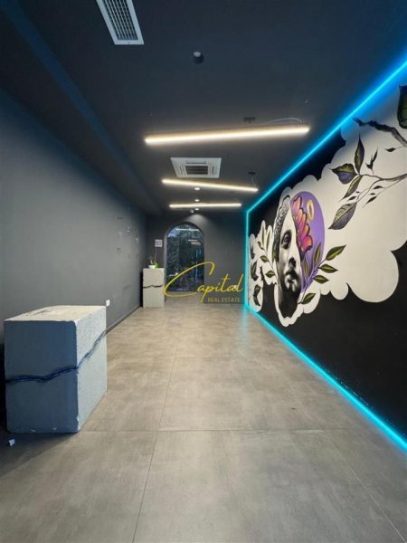 Tirane, jepet me qera dyqan Kati 1, 100 m² 2.200 € (RRUGA SAMI FRASHERI)