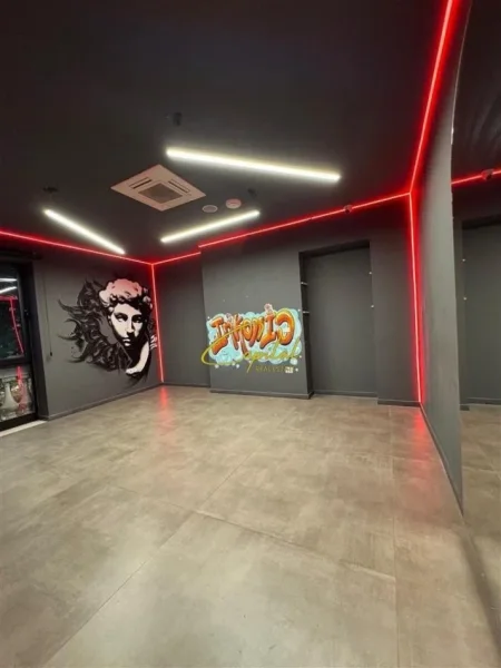 Tirane, jepet me qera dyqan Kati 1, 100 m² 2.200 € (RRUGA SAMI FRASHERI)