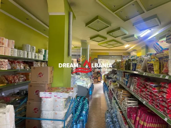 Tirane, shitet dyqan Kati 0, 116 m² 290.000 € (Ne Don Bosko)