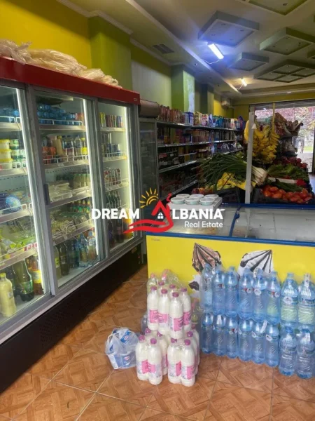 Tirane, shitet dyqan Kati 0, 116 m² 290.000 € (Ne Don Bosko)