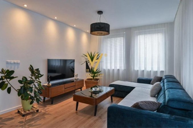 Tirane, shitet apartament 2+1+Ballkon Kati 4, 129 m² 180.500 € (YZBERISHT)