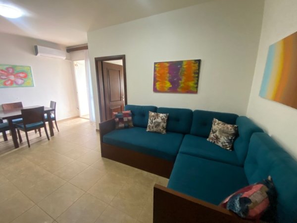 Tirane, jepet me qera apartament 1+1+Ballkon Kati 9, 70 m² 450 € (Perballe Delijorgjit Nela)