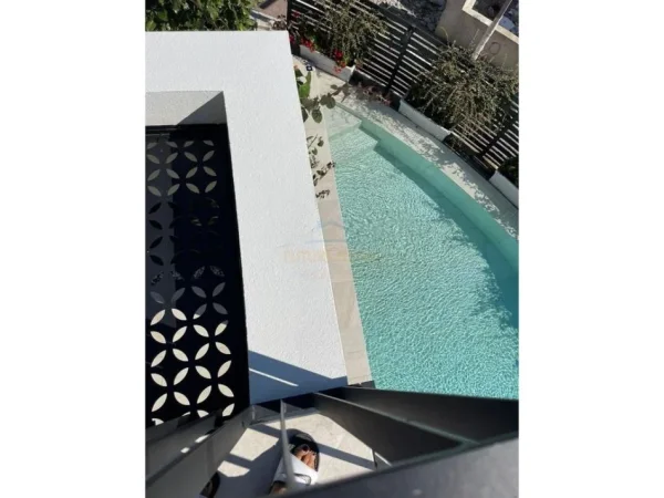 Tirane, shitet Vile 3+1 , 500 m² 2.200.000 € (O2 Residence , Farke)