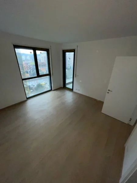Tirane, shitet apartament 2+1+Aneks+Ballkon Kati 5, 118 m² 152.700 € (Rruga Dritan Hoxha)
