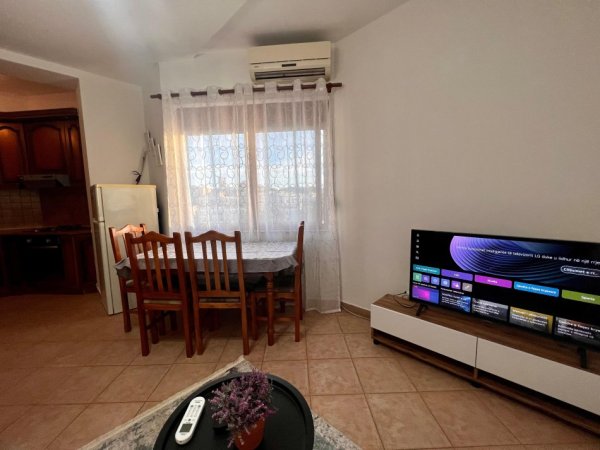Tirane, jepet me qera apartament 2+1+Ballkon Kati 6, 92 m² 550 € (Rruga e Elbasanit)