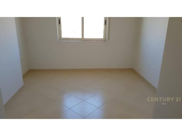 Tirane, jepet me qera apartament 2+1 Kati 11, 550 € (Ish Stacioni i Trenit)