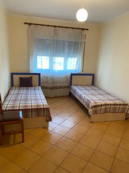 Tirane, jap me qera apartament 2+1+Ballkon Kati 6, 100 m² 550 € (Rruga Irfan Tomini)